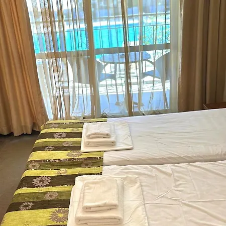 Avalon - Sunny Apartman Napospart